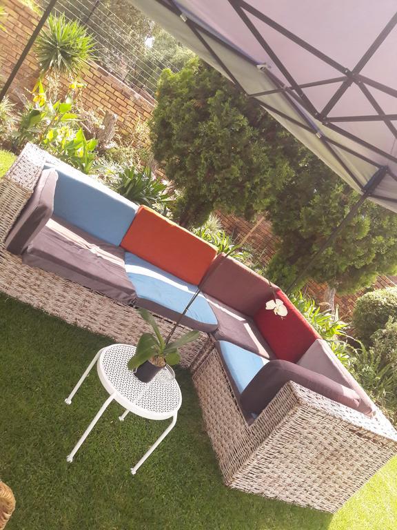 Corgi Guest House Йоханесбург Екстериор снимка